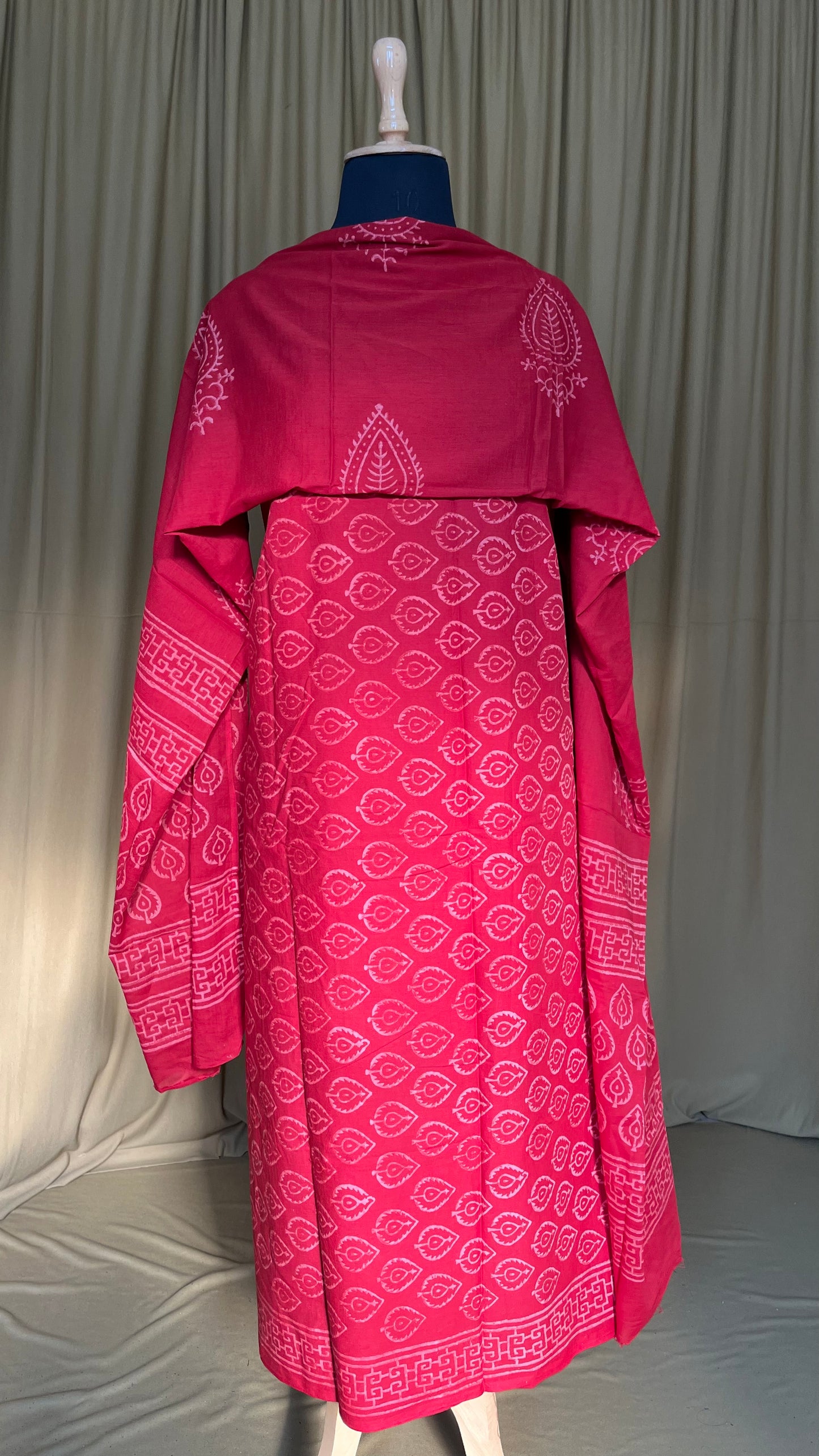 UNSTICHED WITH MULMUL DUPATTA-ST333