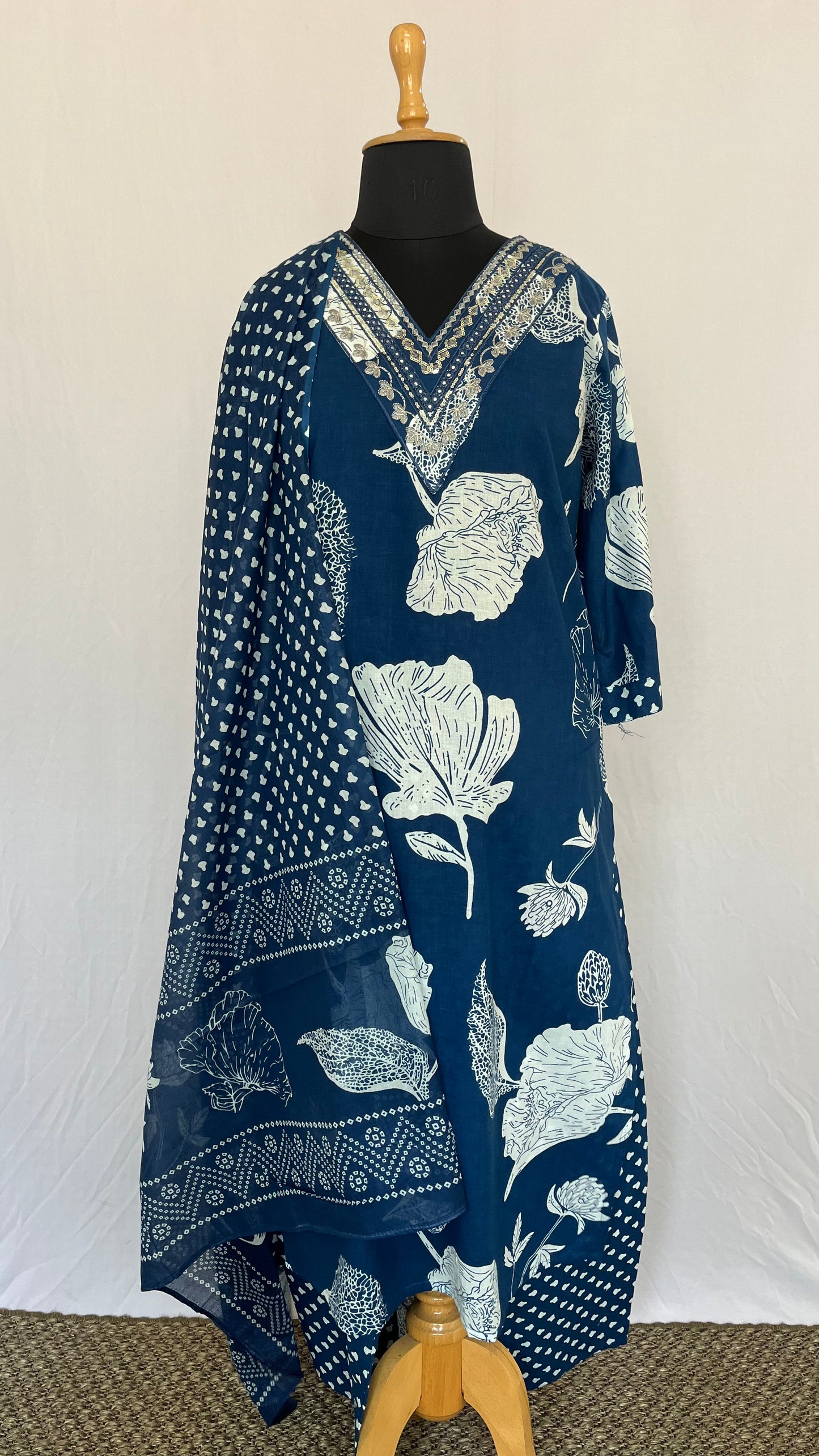 ROYAL BLUE 3 PC SET V NECK-ST405