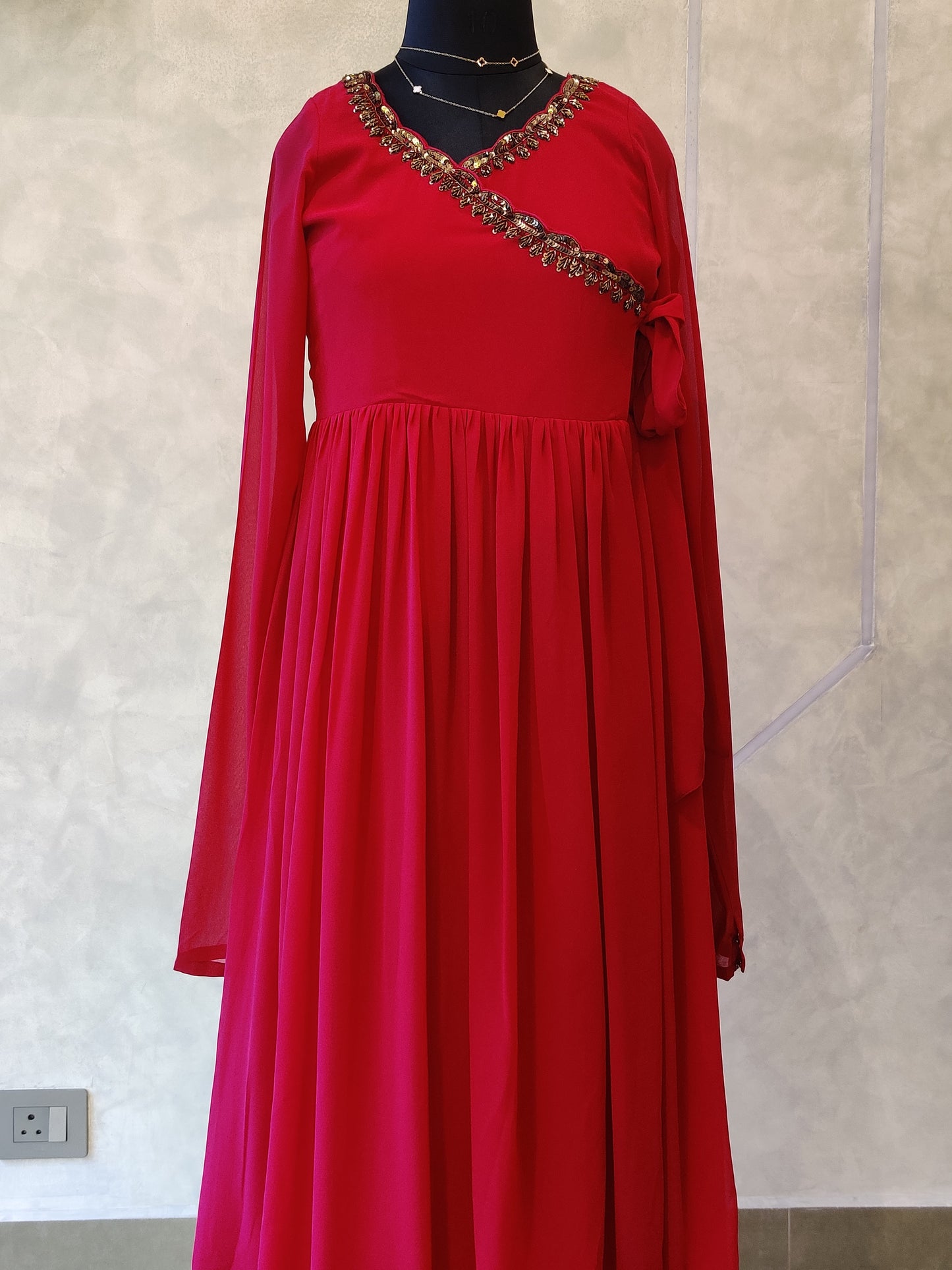 GGT PINK SCALLOP NECK- ST 119