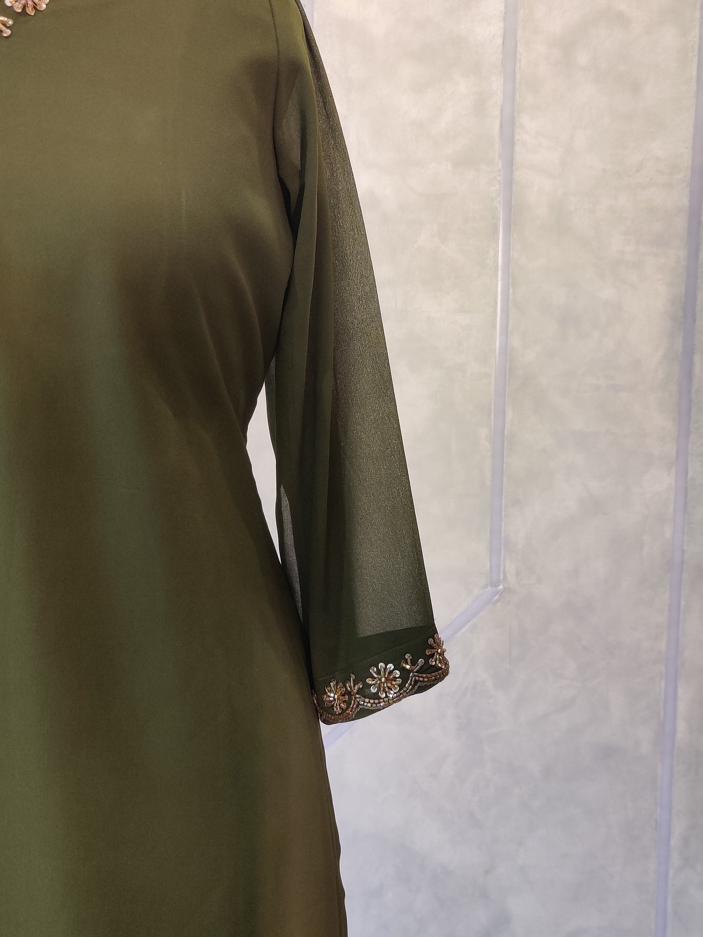 V SCALLOP EMBRO OLIVE GREEN- ST187