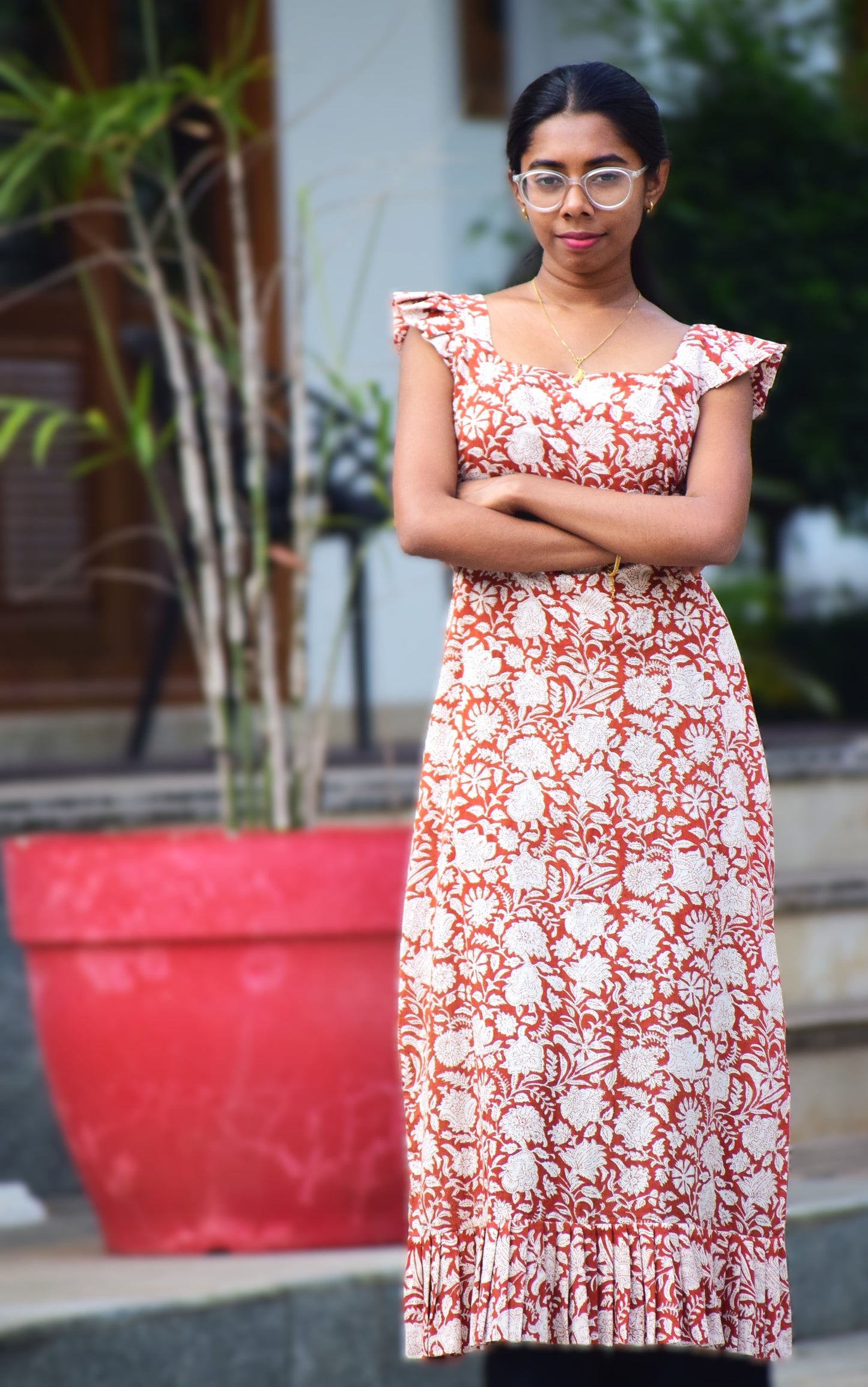 ST275BROWN FLOWER SLEEVLESS TOP