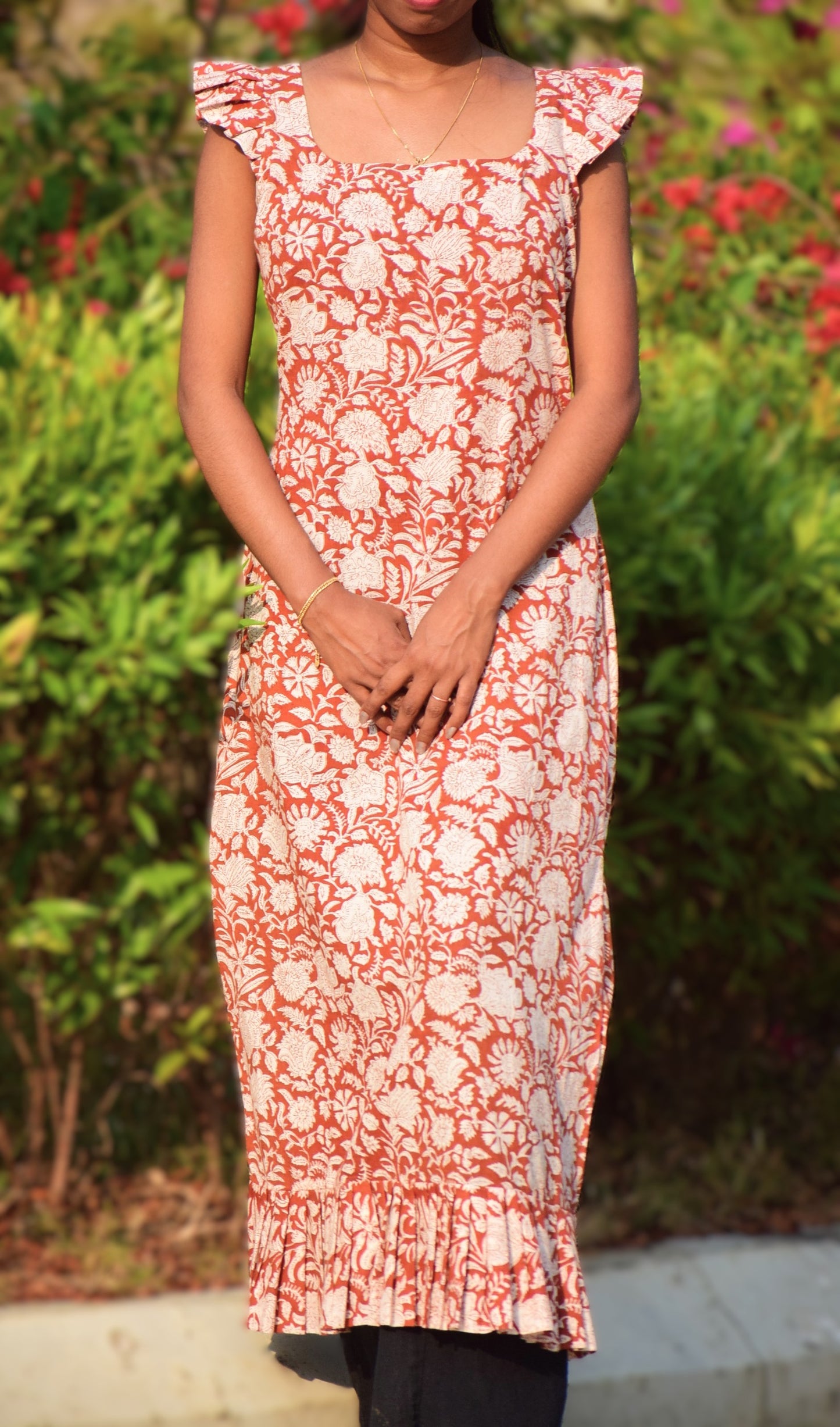 ST275BROWN FLOWER SLEEVLESS TOP