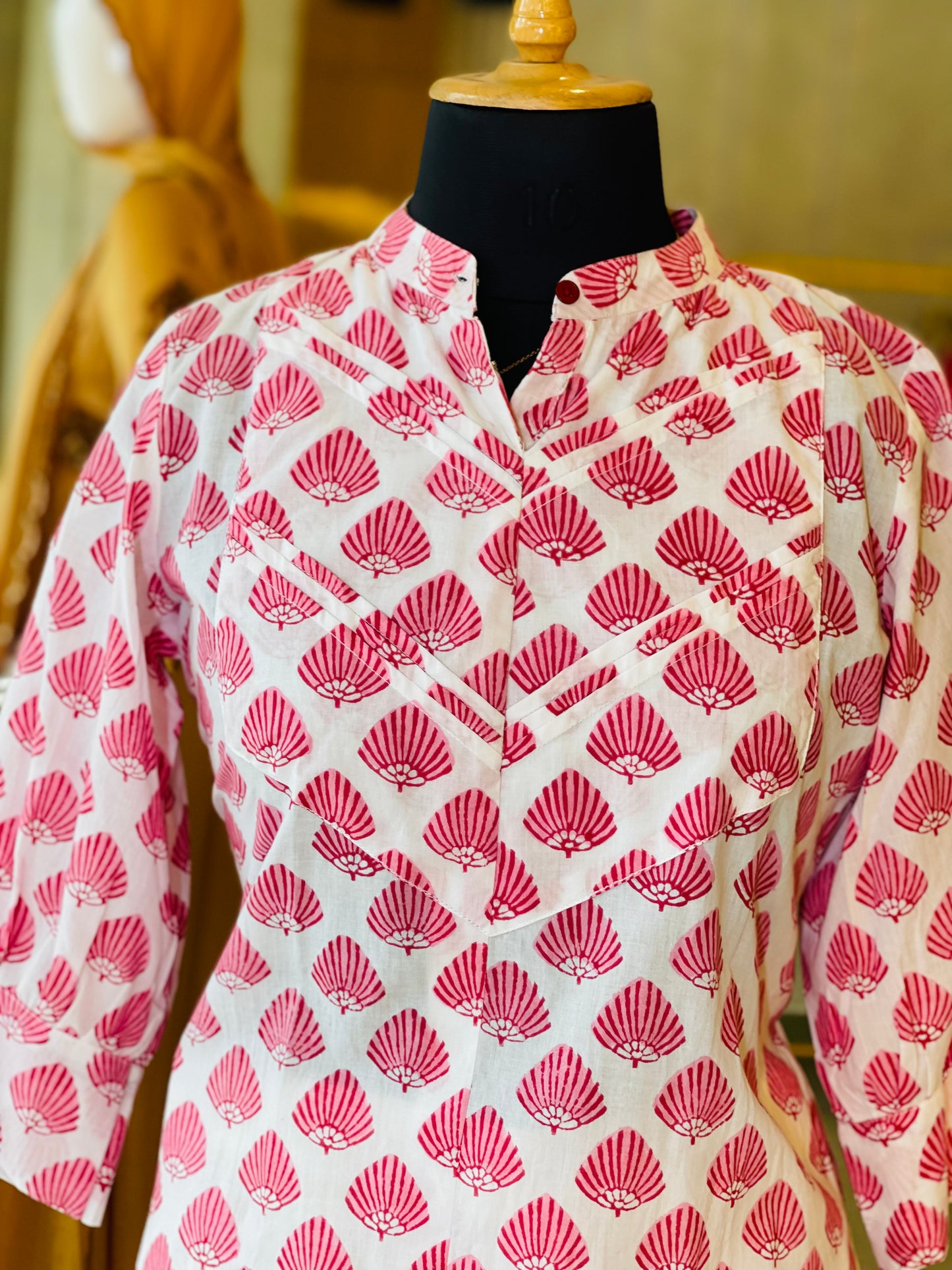 Collar co-ord pink flower white