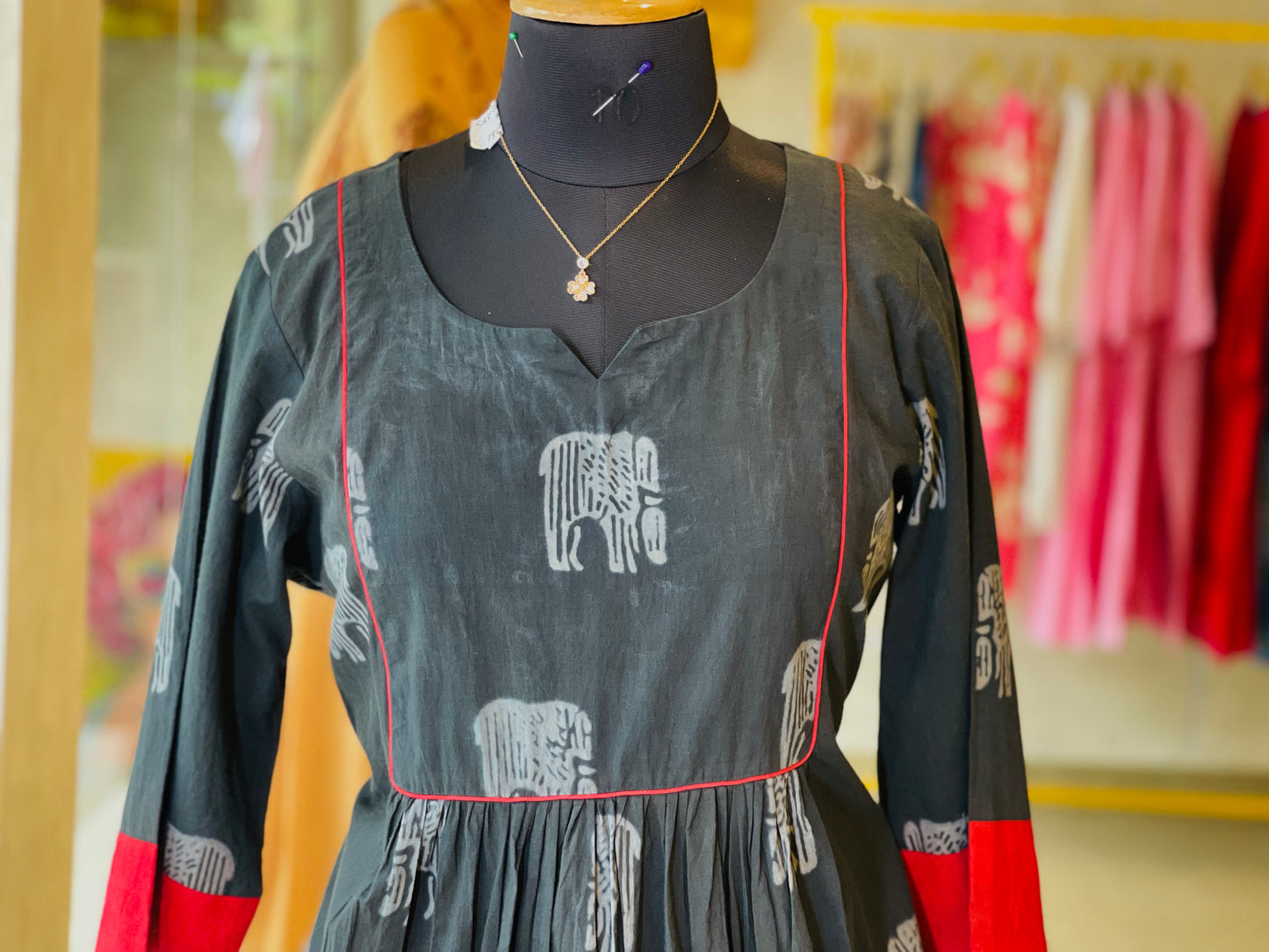 Red piping Black set