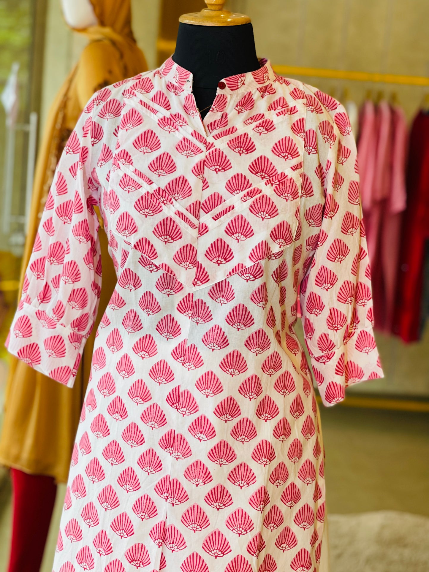 Collar co-ord pink flower white