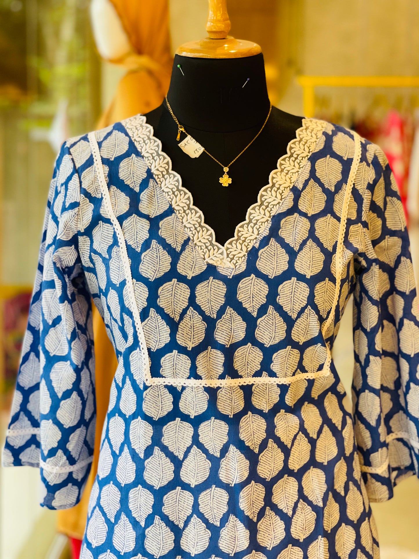 Blue white lice co-ord