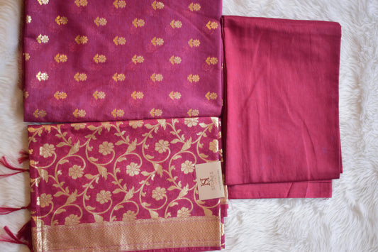 Elegant Magenta Banarasi Silk Saree with Golden Zari Work